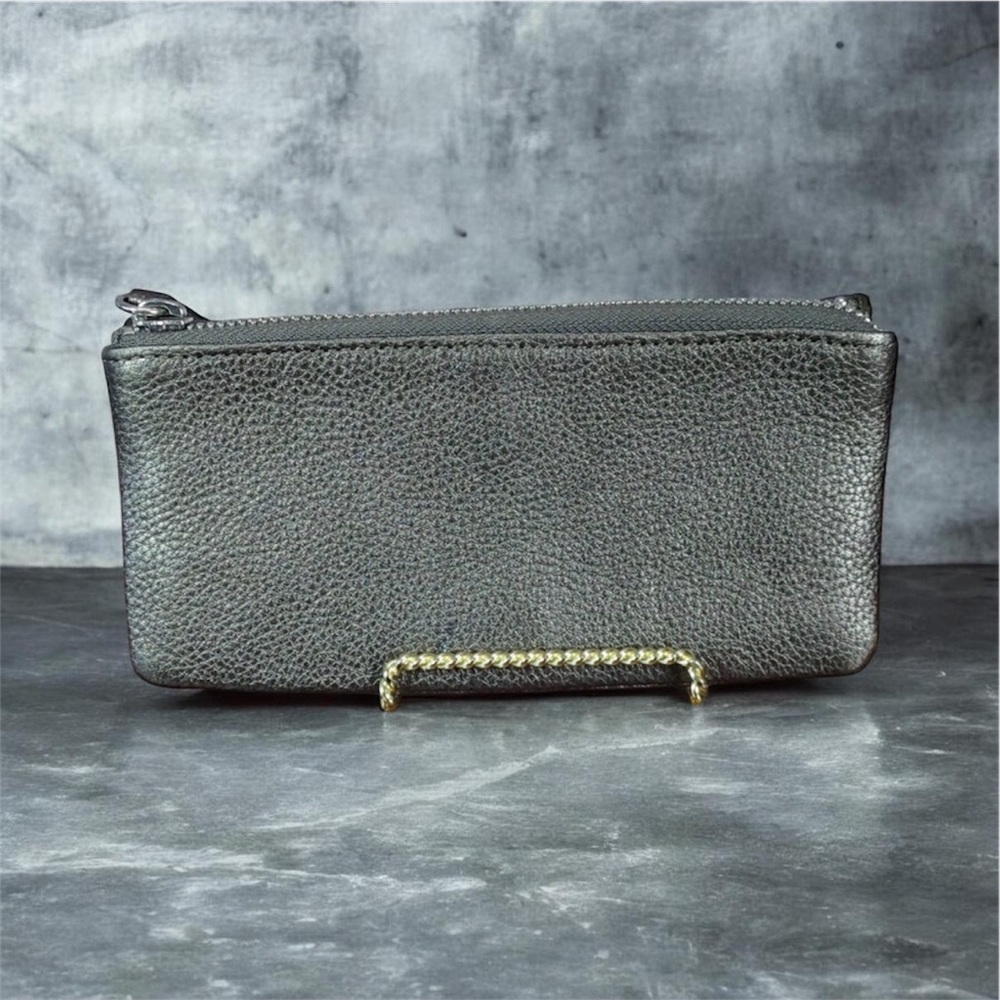 BRIGHTON Pretty Tough Collection
WALLET Leather, Studded Organizer Wallet. EUC⭐️ - Picture 3 of 13